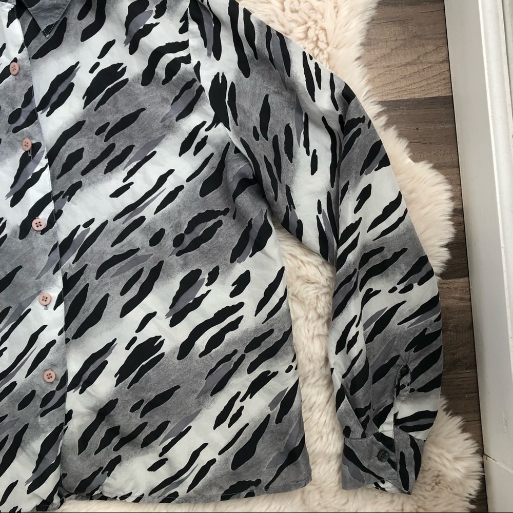 Vintage Via Seta 100% Silk Zebra Button Up Blouse - image 3